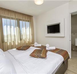 5 bedroom beachfront villa with heated pool near Omis, sleeps 9